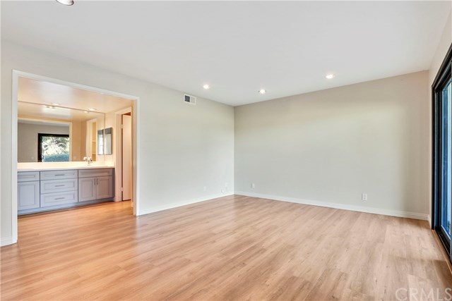 4 Flores Irvine, CA 92612 - Photo 10 of 27