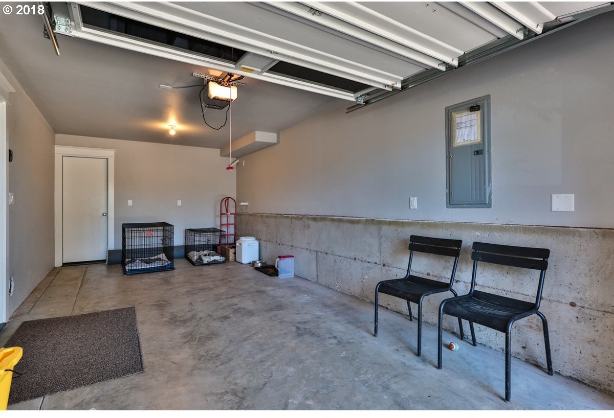 1707 Southwest Moss Street Portland, OR 97219 - Photo 25 of 29 Gallery Image 25