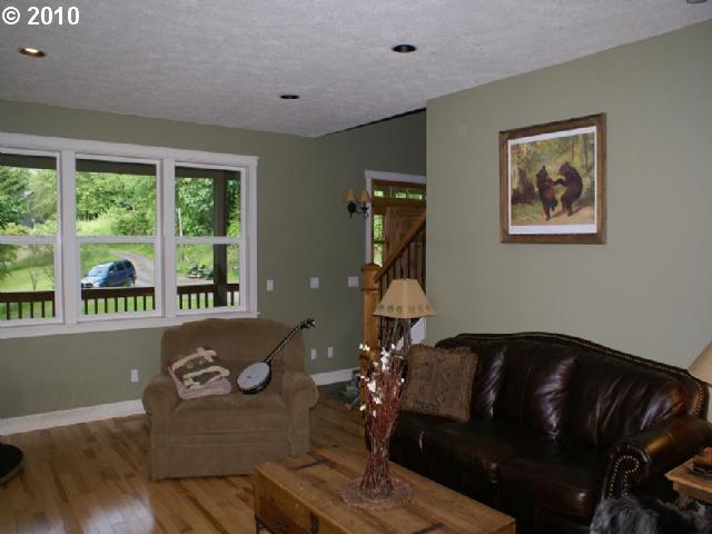 931 Northeast Rohrbach Road Corbett, OR 97019 - Photo 9 of 16 Gallery Image 9
