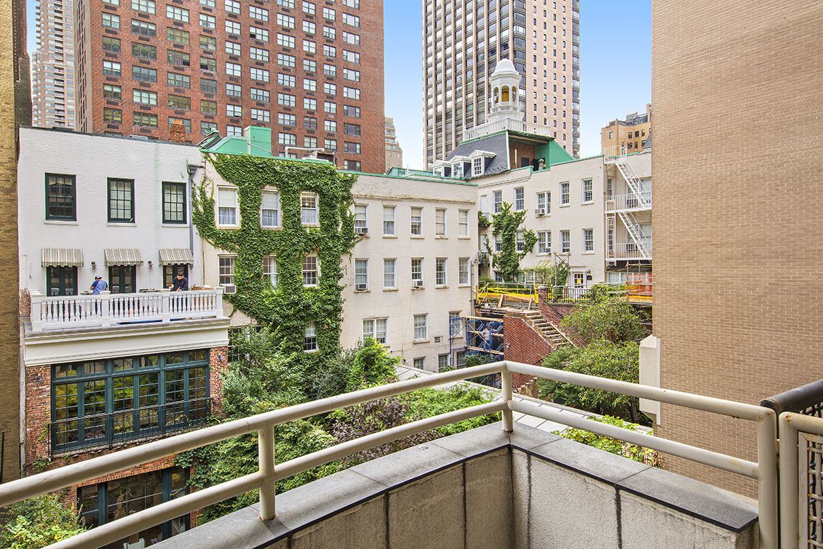 206 East 73rd Street, Unit 4E Manhattan, NY 10021 - Photo 6 of 10