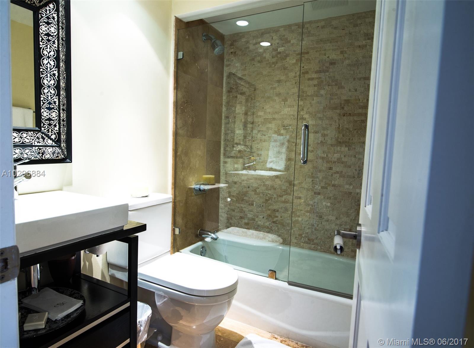 5571 Southwest 70th Place South Miami, FL 33155 - Photo 15 of 35