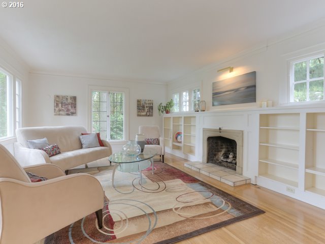 2945 Southwest Fairview Boulevard Portland, OR 97205 - Photo 3 of 30 Gallery Image 3