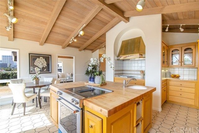 $2,700,000 | 2707 Blue Water Drive, Corona del Mar, CA 92625