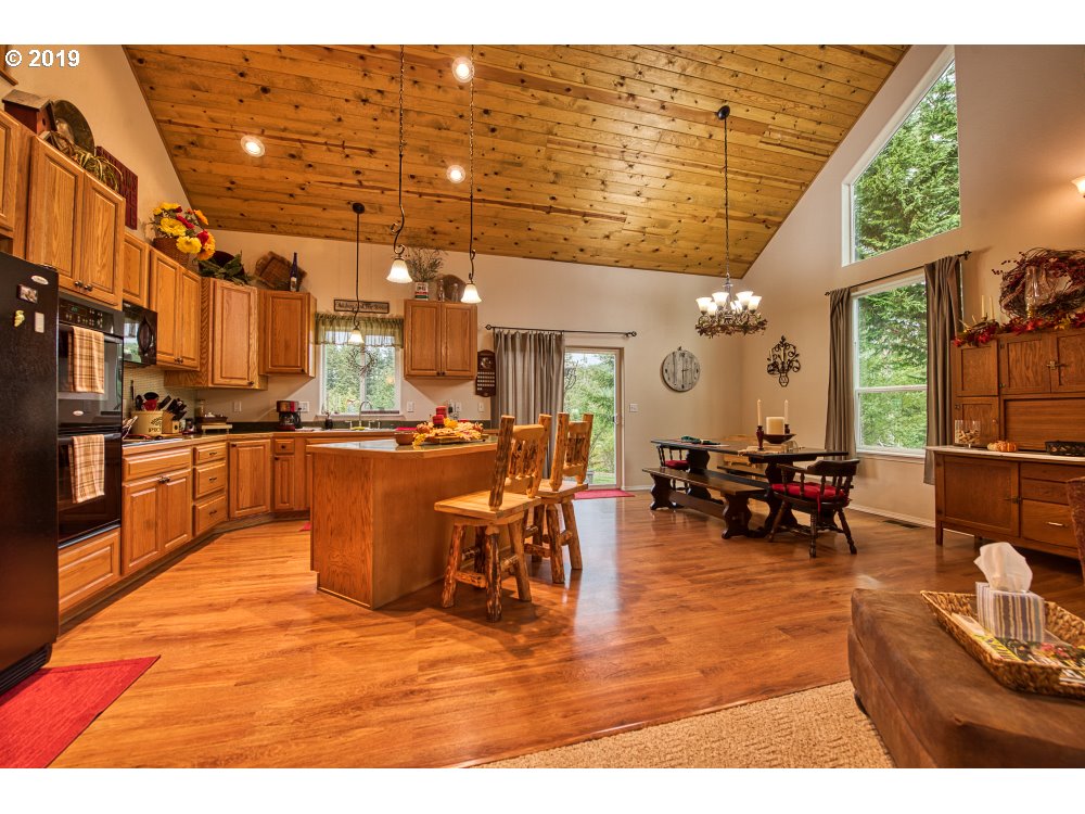 69265 Sandpoint Road North Bend, OR 97459 - Photo 8 of 32 Gallery Image 8