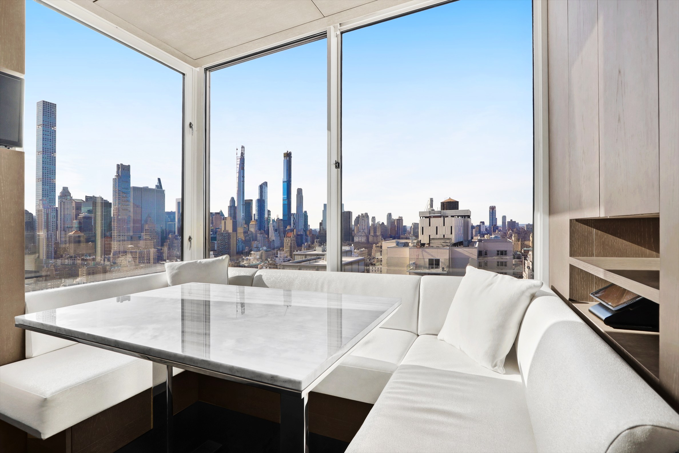 200 East 69th Street, Unit 31C Manhattan, NY 10021 - Photo 5 of 18