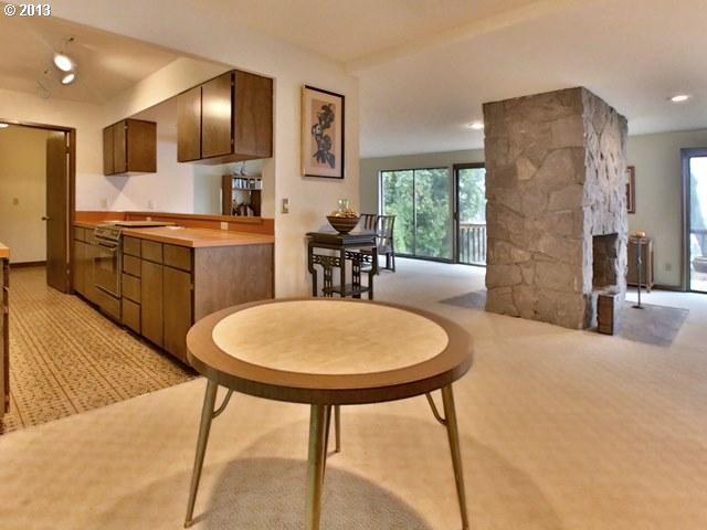 1779 Southwest Comus Street Portland, OR 97219 - Photo 4 of 16 Gallery Image 4