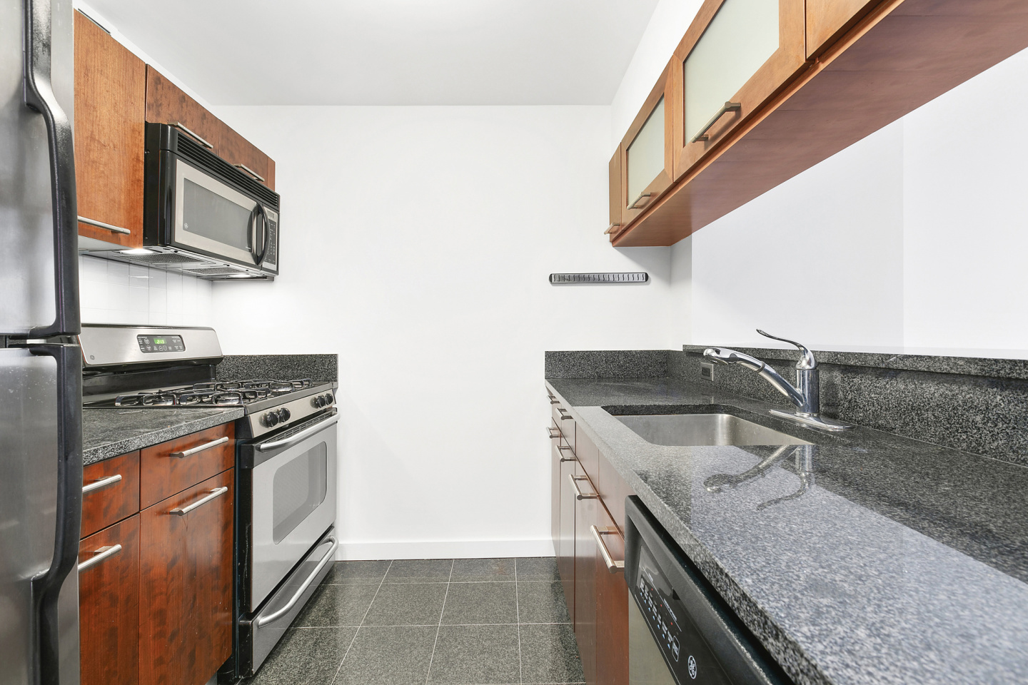 121 East 23rd Street, Unit 6G Manhattan, NY 10010 - Photo 3 of 9