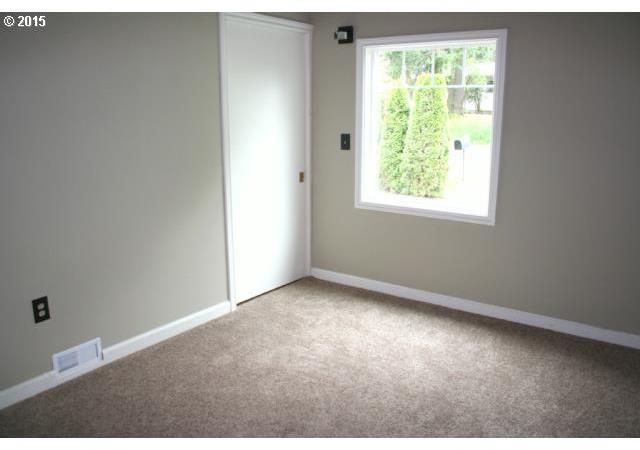 5405 Southwest Taylors Ferry Road Portland, OR 97219 - Photo 8 of 16