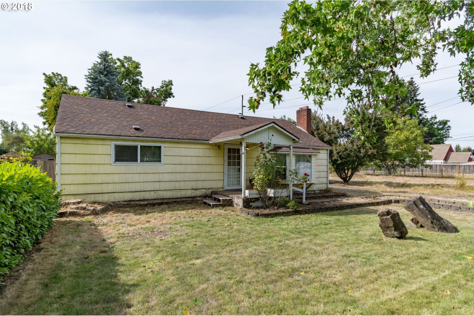 2038 2nd Street Springfield, OR 97477 - Photo 2 of 24
