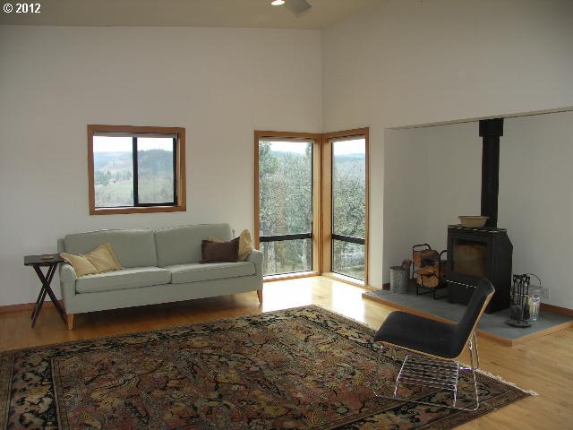 1503 Morgensen Road Mosier, OR 97040 - Photo 7 of 16 Gallery Image 7