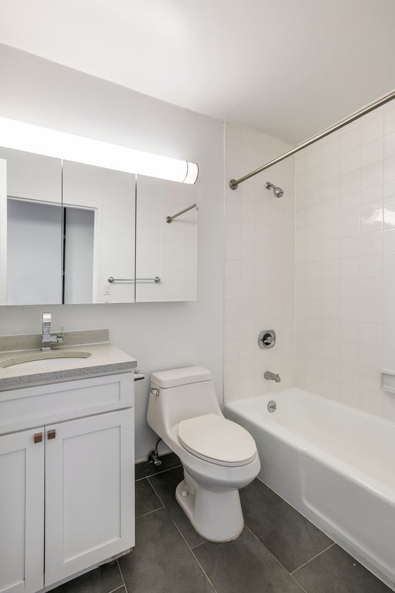 40 River Road, New York, NY, USA, Unit 10D Manhattan, NY 10044 - Photo 10 of 11