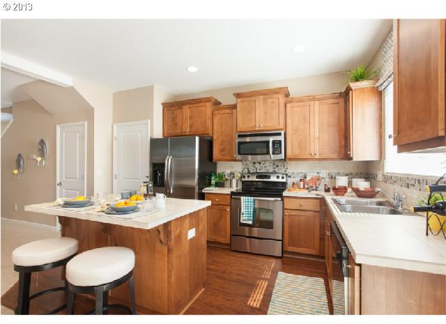 12118 Southwest Versailles Road Portland, OR 97224 - Photo 6 of 13 Gallery Image 6