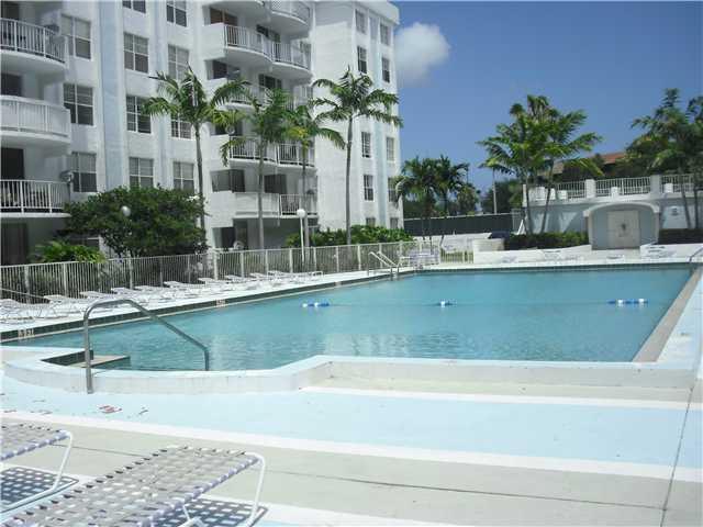 484 Northwest 165th Road, Unit A314 Miami, FL 33169 - Photo 2 of 5 Gallery Image 2