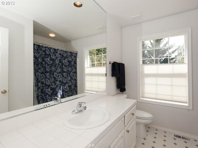 3619 Southwest Comus Street Portland, OR 97219 - Photo 15 of 16 Gallery Image 15