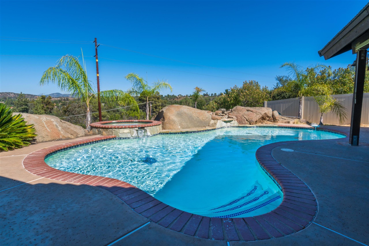 1165 Cleghorn Way Alpine, CA 91901 - Photo 11 of 25