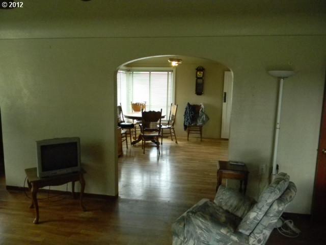 32524 Howard Loop Cottage Grove, OR 97424 - Photo 5 of 15 Gallery Image 5