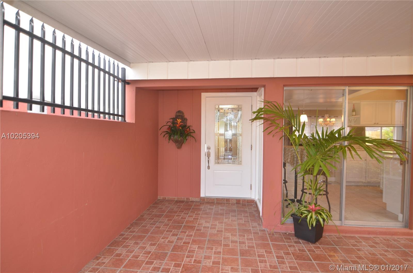 11570 Southwest 83rd Terrace Miami, FL 33173 - Photo 6 of 35