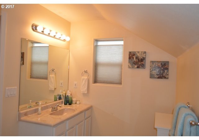 15655 Southwest Peridot Way Beaverton, OR 97007 - Photo 1 of 17 Gallery Image 1