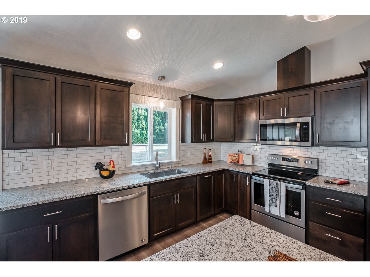 1087 Baxter Road Salem, OR 97306 - Photo 11 of 25