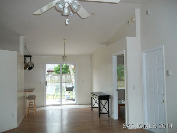 814 Queen Road St. Augustine, FL 32086 - Photo 13 of 19 Vaulted Ceilings