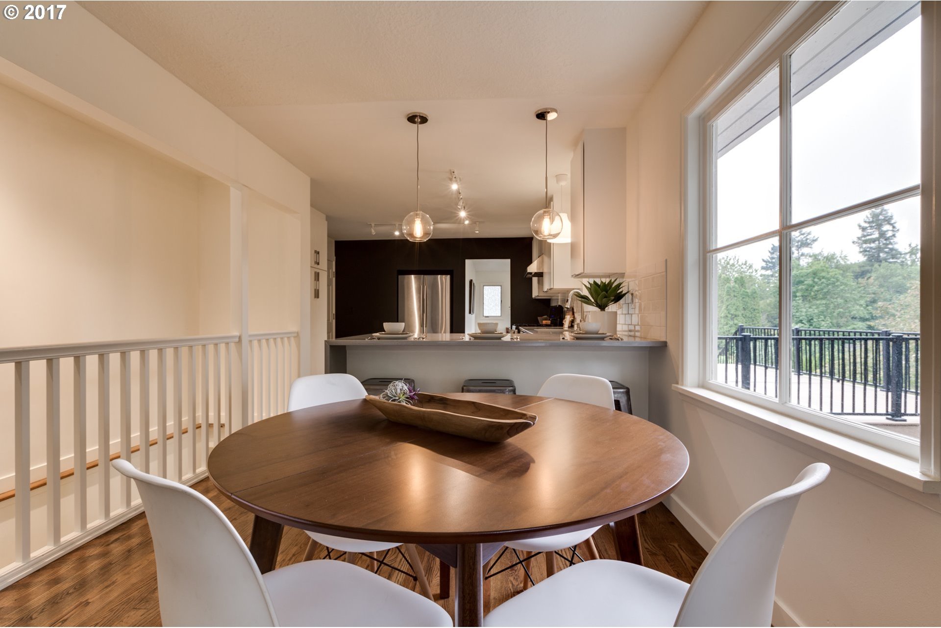 5625 Southwest Florida Street Portland, OR 97219 - Photo 10 of 32 Gallery Image 10