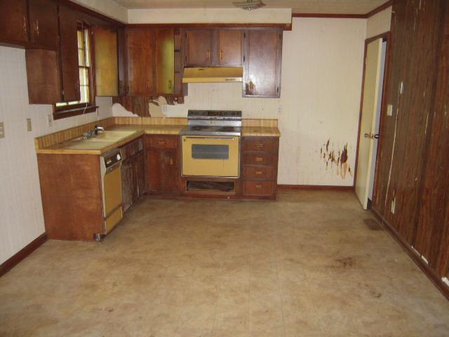 706 Kingsbury Road Clarksville, TN 37040 - Photo 6 of 12 Kitchen