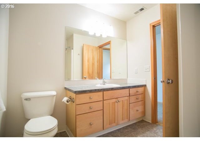 9935 North Decatur Street Portland, OR 97203 - Photo 8 of 13 Gallery Image 8