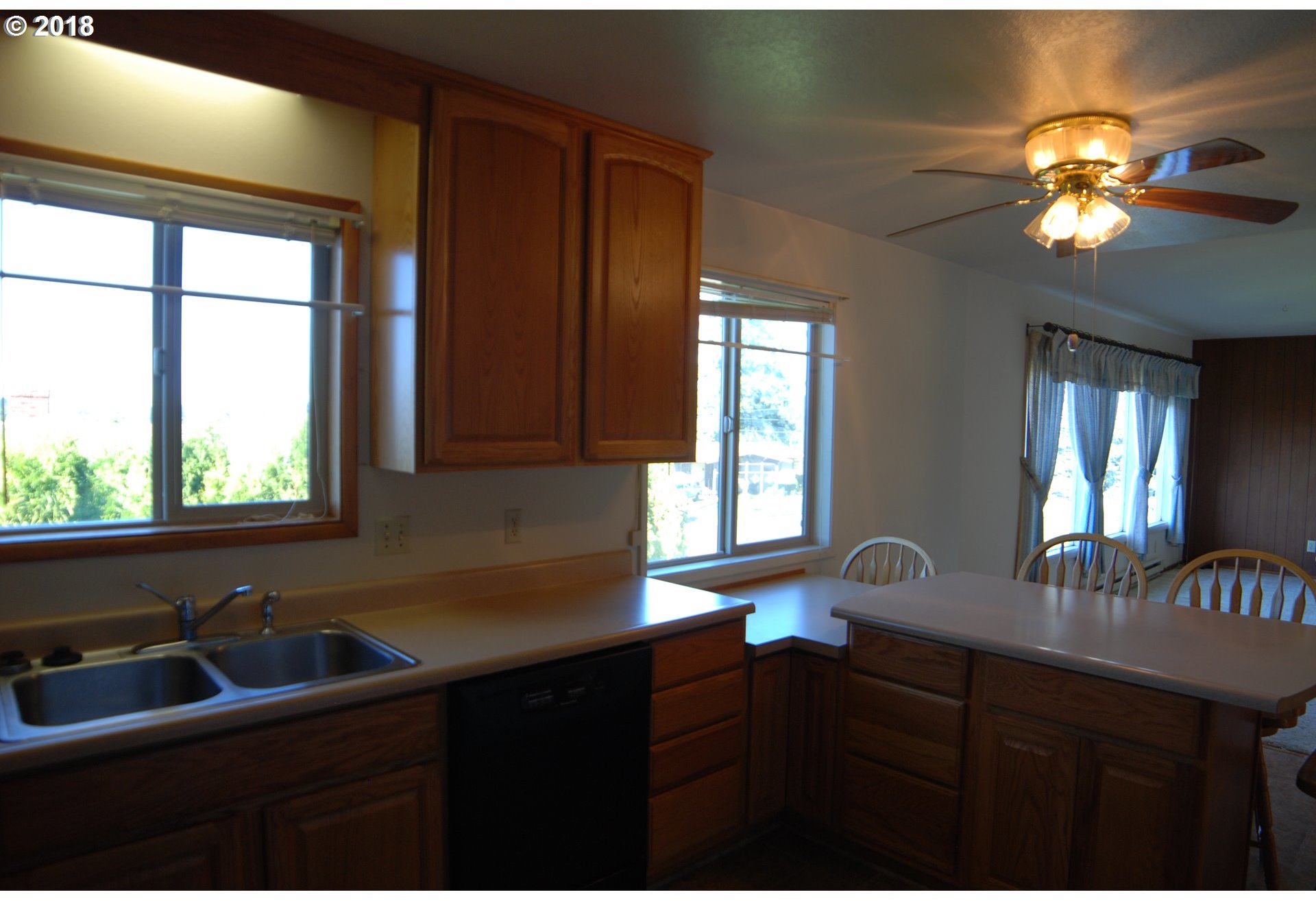 760 Crestview Drive Reedsport, OR 97467 - Photo 13 of 27