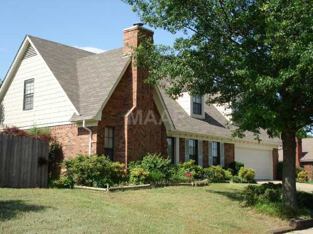 6808 Finch Road Memphis, TN 38141 - Photo 2 of 9 Side view from street