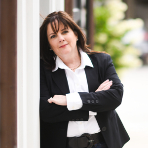 Headshot of Tracy Walsh