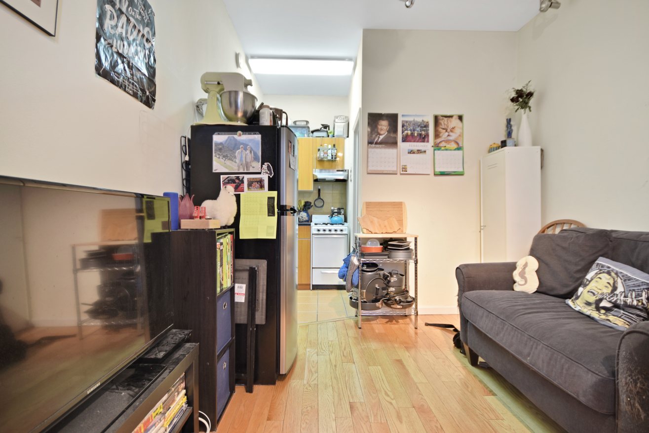 334 East 94th Street, Unit 1C Manhattan, NY 10128 - Photo 3 of 6