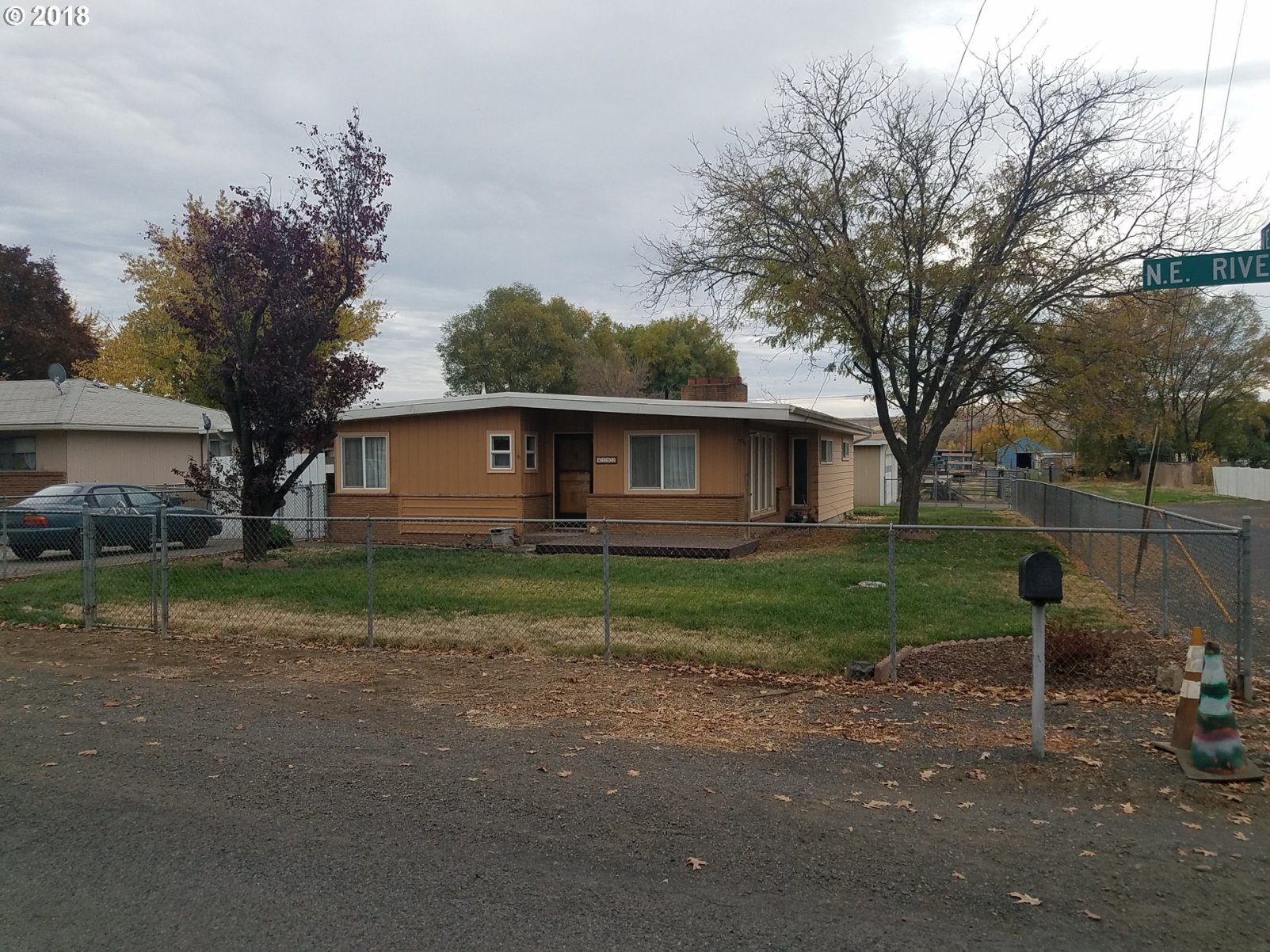 4102 Northeast Riverside Avenue Pendleton, OR 97801 - Photo 2 of 29