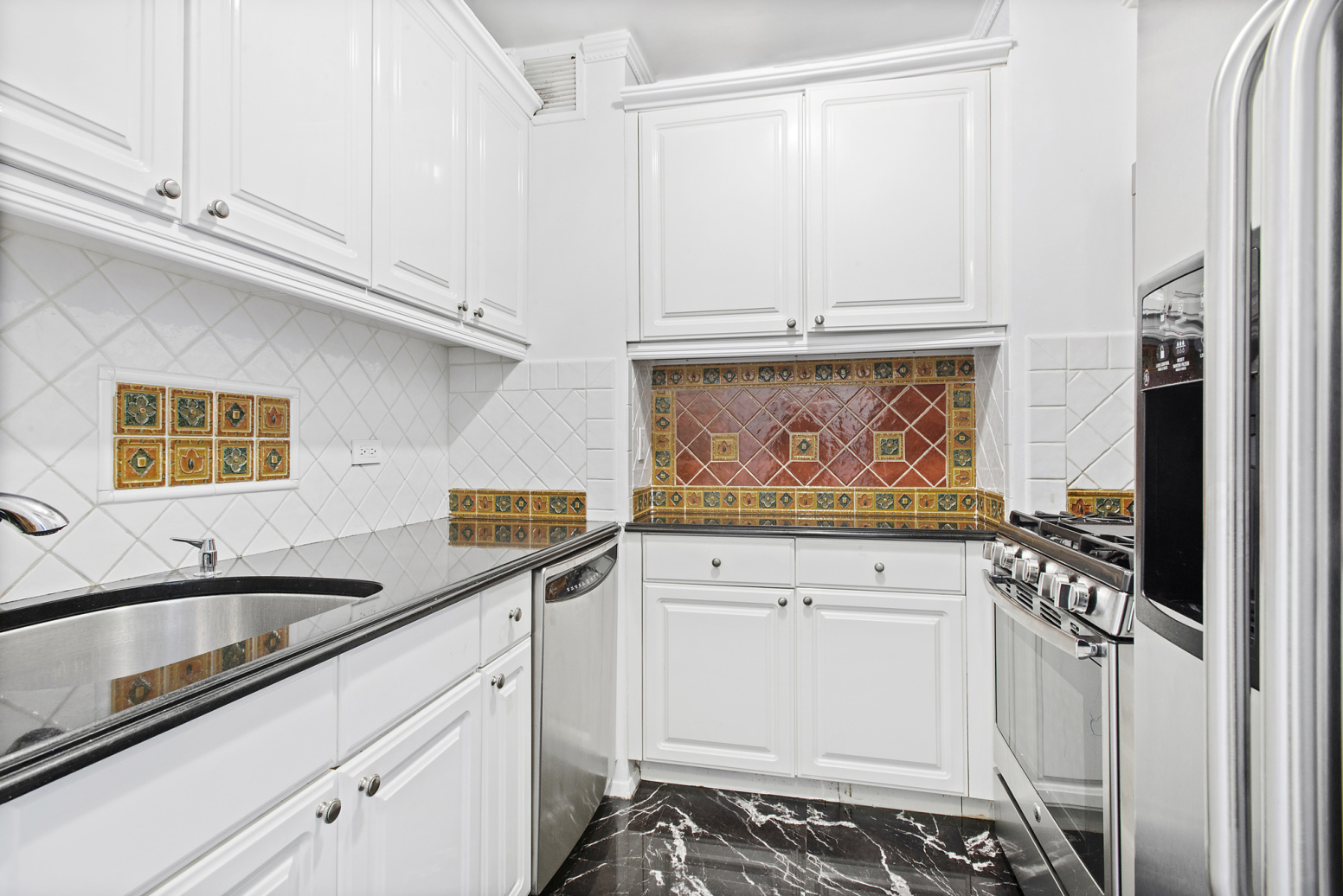 170 East 87th Street, Unit W10G Manhattan, NY 10128 - Photo 16 of 17