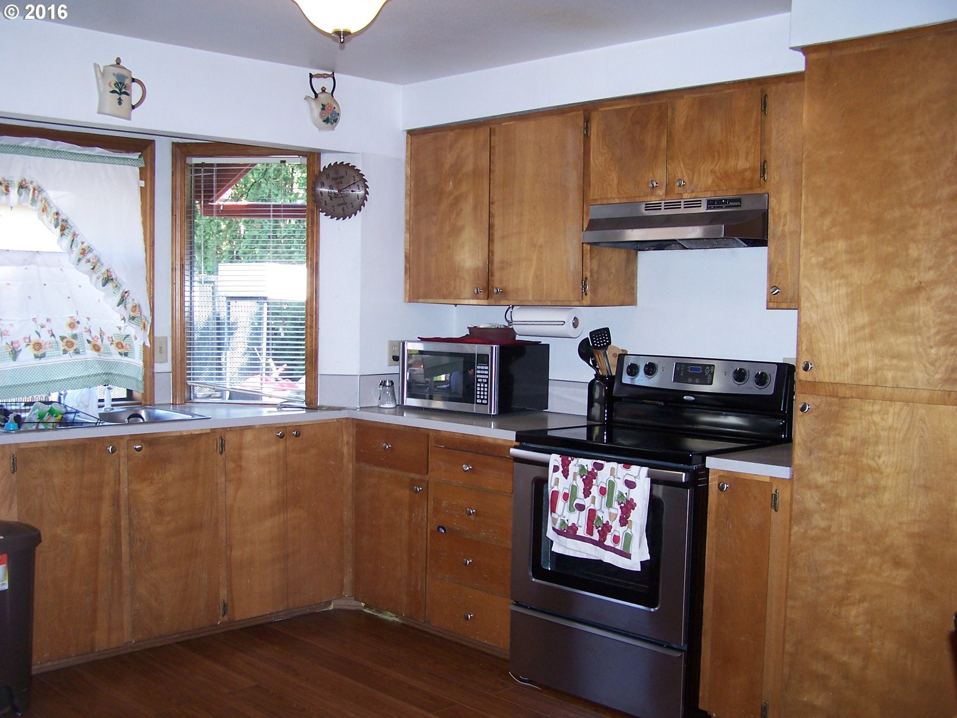 17362 Southwest Merlo Road Beaverton, OR 97003 - Photo 3 of 13