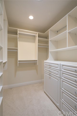 1437 La Perla Avenue Long Beach, CA 90815 - Photo 36 of 43 Upstairs bedroom 4 walk-in closet.