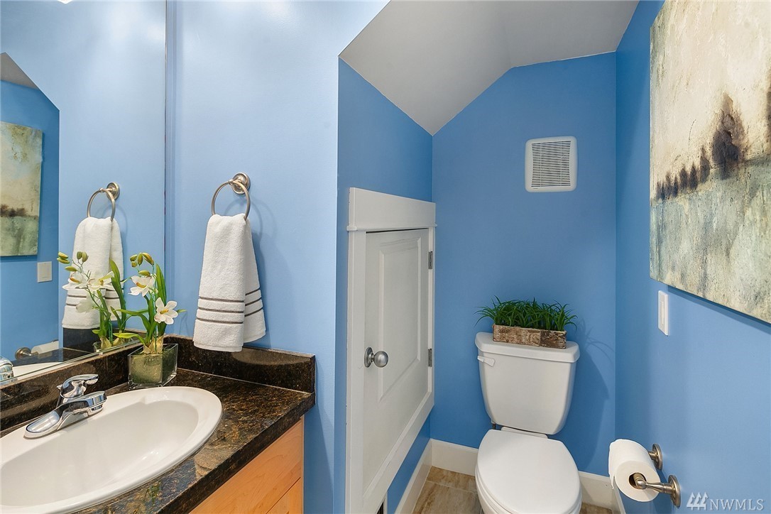 166 17th Avenue, Unit A Seattle, WA 98122 - Photo 10 of 15