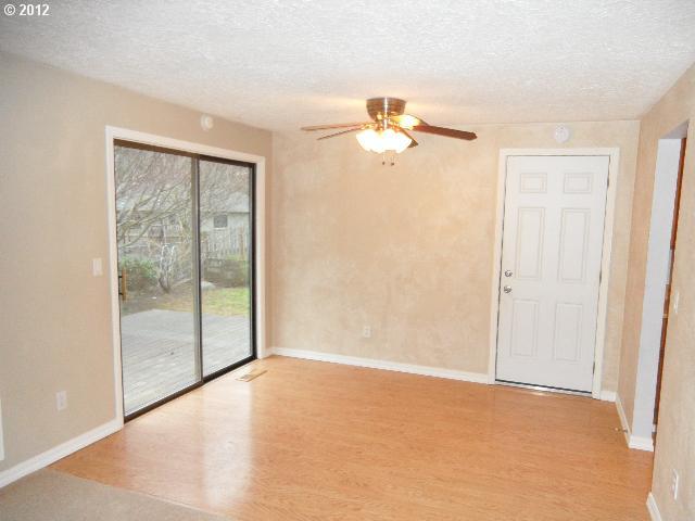 2105 Southwest 9th Place Gresham, OR 97080 - Photo 3 of 14 Gallery Image 3