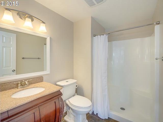 2332 Riviera Court Hubbard, OR 97032 - Photo 7 of 16 Gallery Image 7