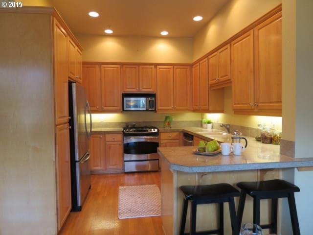 2370 Northwest Raleigh Street, Unit 6 Portland, OR 97210 - Photo 12 of 16 Gallery Image 12