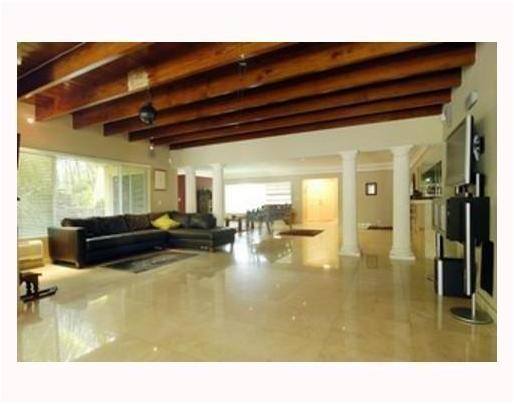 31 Southwest 30th Road Miami, FL 33129 - Photo 8 of 11