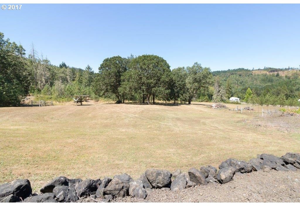 1780 Cleveland Hill Road Roseburg, OR 97471 - Photo 8 of 32 Gallery Image 8