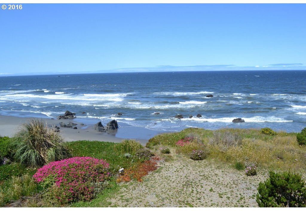 33026 Nesika Road Gold Beach, OR 97444 - Photo 8 of 32