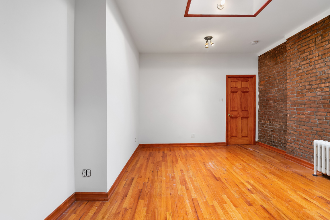 258 West 15th Street, Unit 5RW Manhattan, NY 10011 - Photo 2 of 5