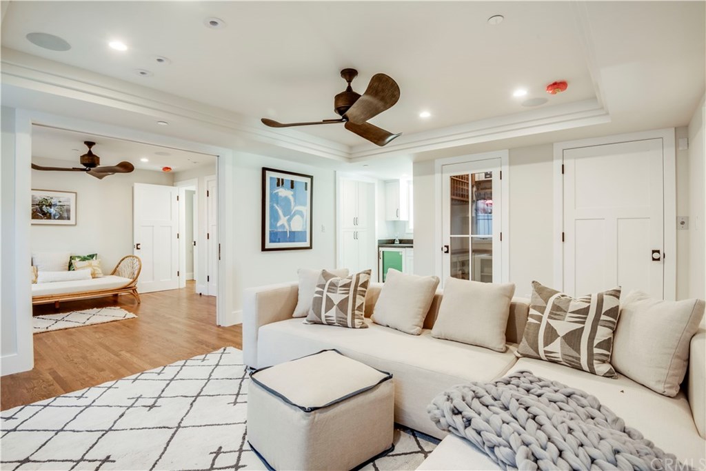 424 1st Street Manhattan Beach, CA 90266 - Photo 28 of 38