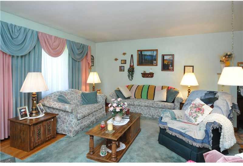 189 Baker Rd Extension Monaca, PA 15061 - Photo 2 of 16 Gallery Image 2