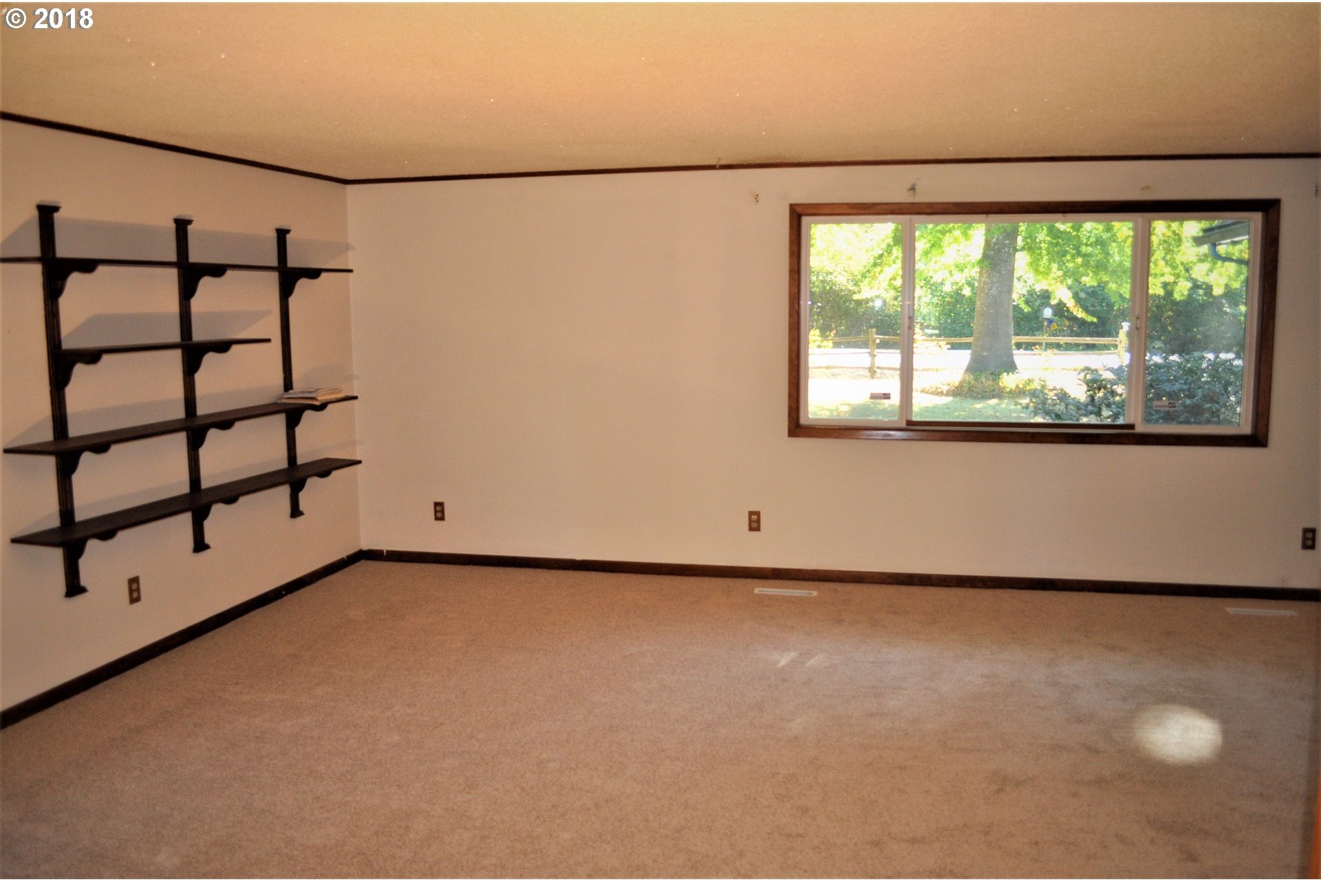 16605 Butteville Road Northeast Woodburn, OR 97071 - Photo 9 of 30 Gallery Image 9