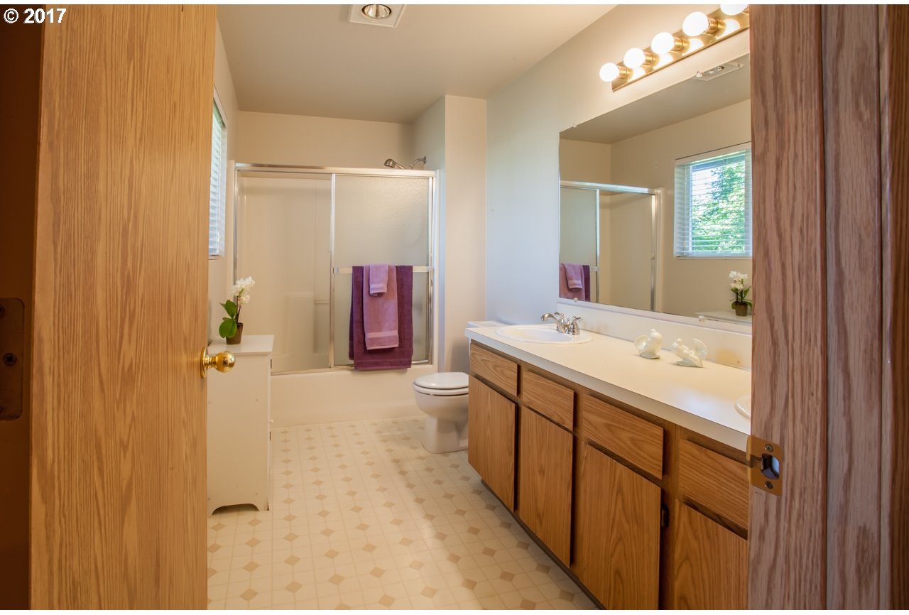 3726 Bell Road Northeast Salem, OR 97301 - Photo 18 of 23 Gallery Image 18