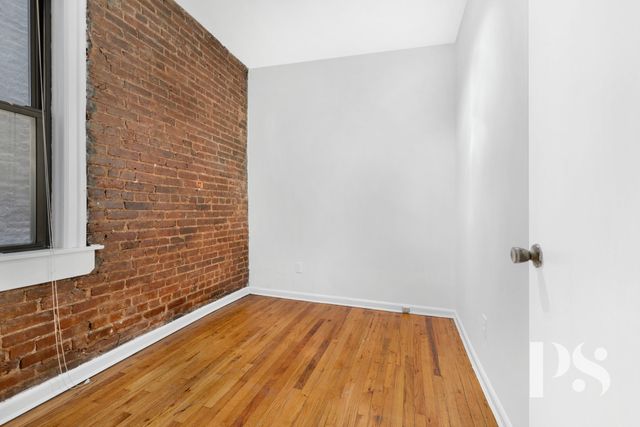 $445,000 | 433 West 54th Street, Unit 13 | Hell's Kitchen