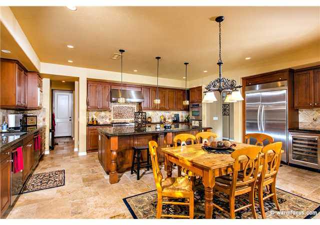 7603 Circulo Sequoia Carlsbad, CA 92009 - Photo 8 of 25 Nook in between kitchen & family room