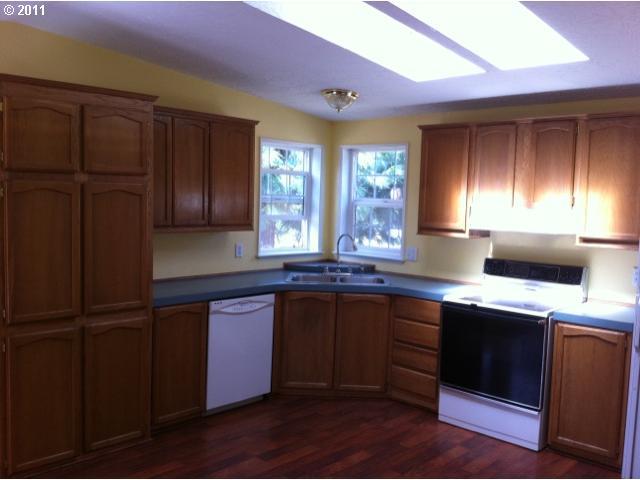 1330 Southwest Pucker Huddle Road White Salmon, WA 98672 - Photo 9 of 16 Gallery Image 9